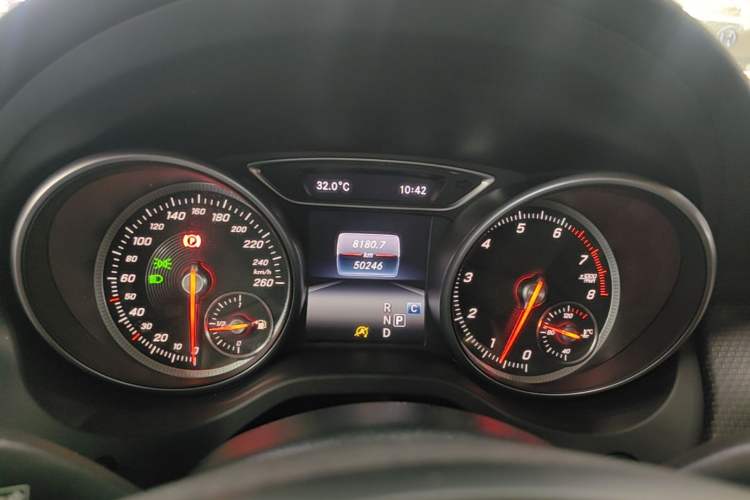 Used Mercedes-Benz GLA 2017 GLA 200 Fashion Model Instrument Cluster