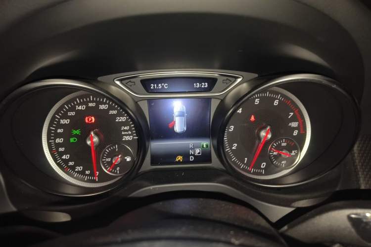 Used Mercedes-Benz GLA 2017 GLA 200 Fashion Model Instrument Cluster