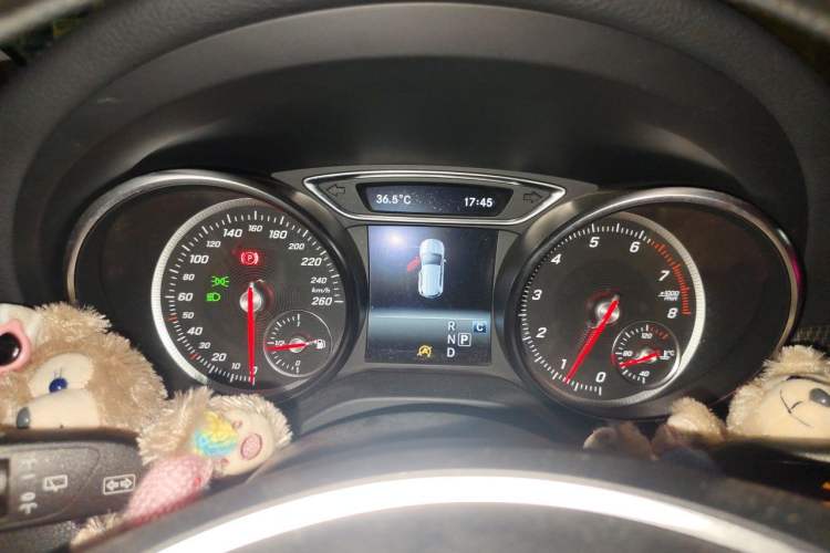 Used Mercedes-Benz GLA 2017 GLA 220 4MATIC Fashion Model Instrument Cluster
