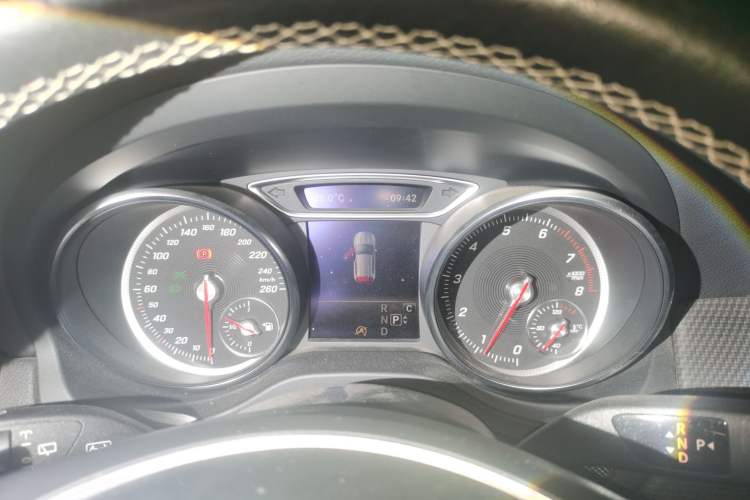 Used Mercedes-Benz GLA 2017 GLA 220 4MATIC Fashion Model Instrument Cluster