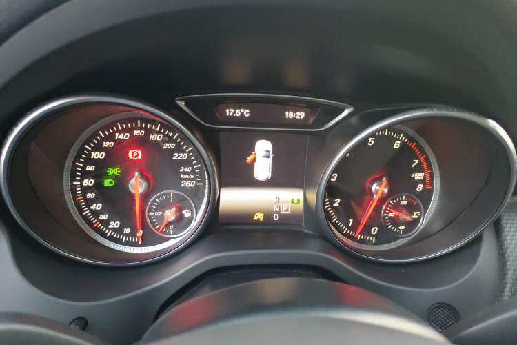 Used Mercedes-Benz GLA 2017 GLA 220 4MATIC Fashion Model Instrument Cluster