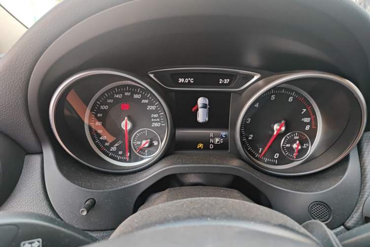 Used Mercedes-Benz GLA 2017 GLA 220 4MATIC Fashion Model Instrument Cluster