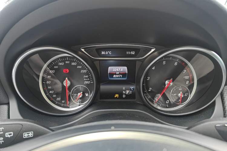 Used Mercedes-Benz GLA 2017 GLA 200 Fashion Model Instrument Cluster