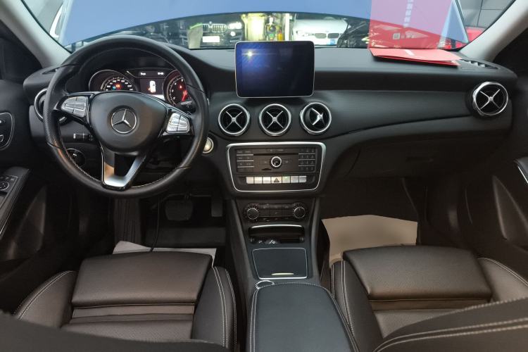 Used Mercedes-Benz GLA 2017 GLA 200 Fashion Model Interior 2