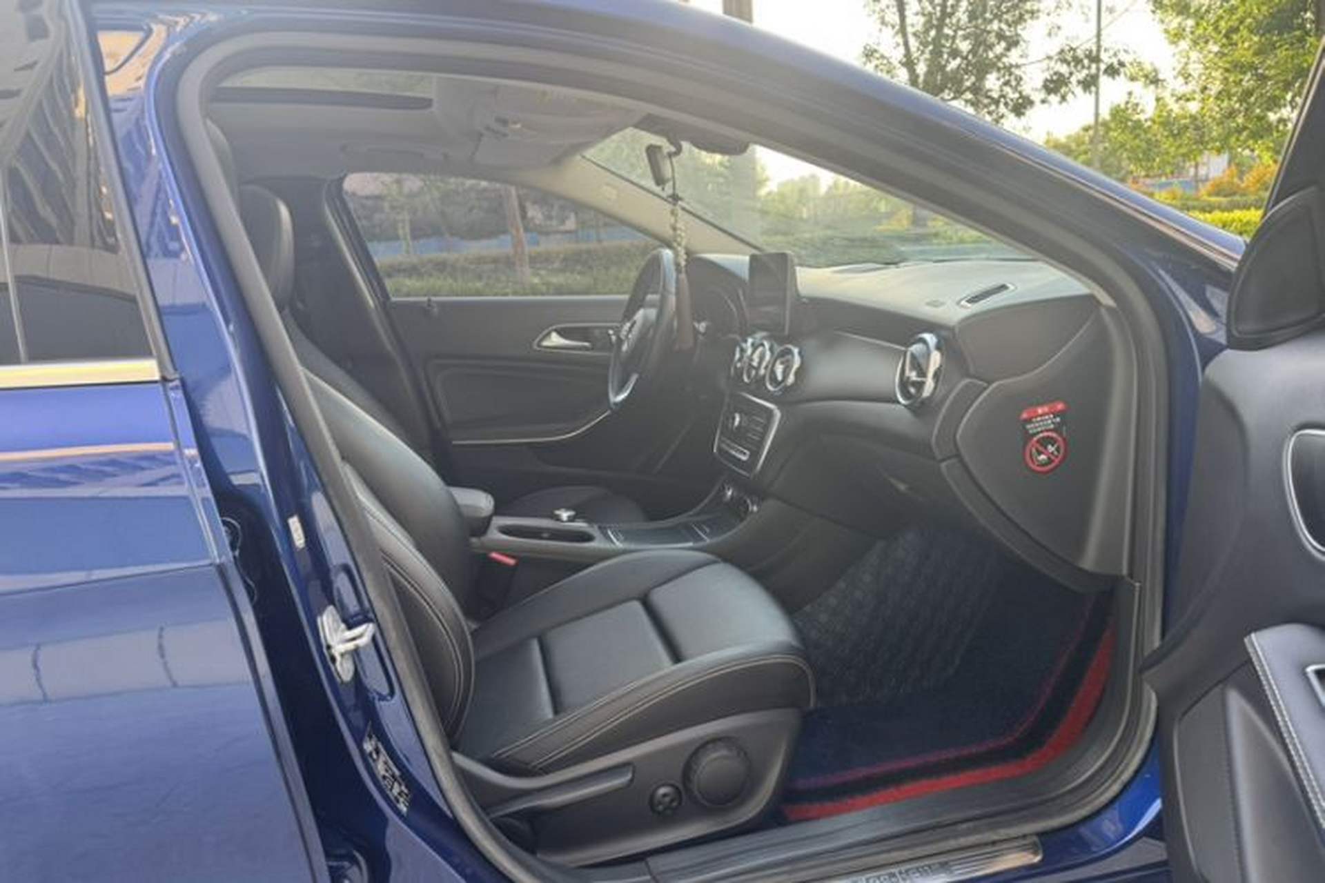 Used Mercedes-Benz GLA 2017 GLA 200 Sport Edition Interior 2