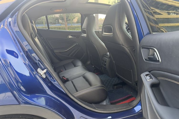 Used Mercedes-Benz GLA 2017 GLA 200 Sport Edition Interior 3
