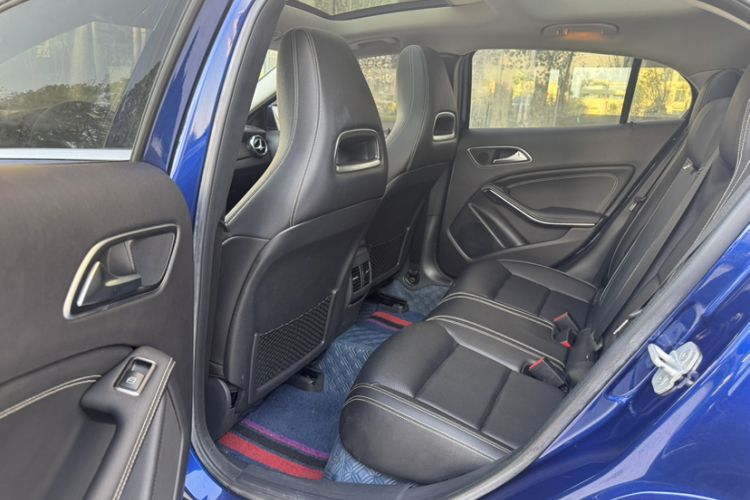 Used Mercedes-Benz GLA 2017 GLA 200 Sport Edition Interior 5