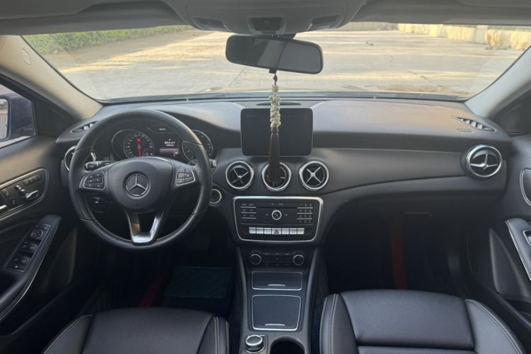 Used Mercedes-Benz GLA 2017 GLA 200 Sport Edition Interior 6