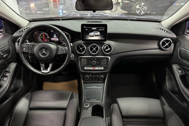 Used Mercedes-Benz GLA 2017 GLA 200 Fashion Model Interior 8