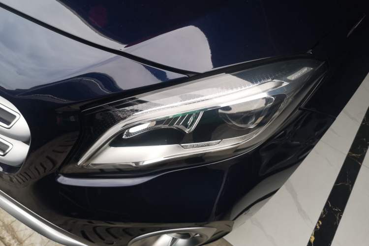 Used Mercedes-Benz GLA 2017 GLA 220 4MATIC Fashion Model Left Front Headlight