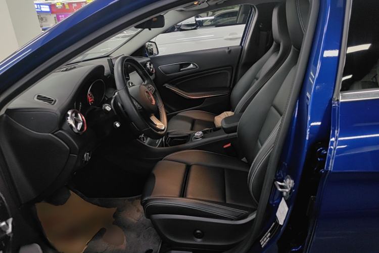Used Mercedes-Benz GLA 2017 GLA 200 Fashion Model Left Front Seat