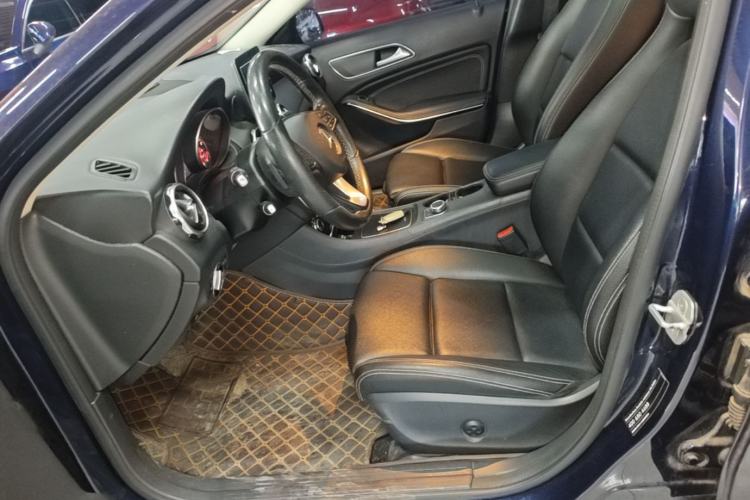 Used Mercedes-Benz GLA 2017 GLA 200 Sport Edition Left Front Seat