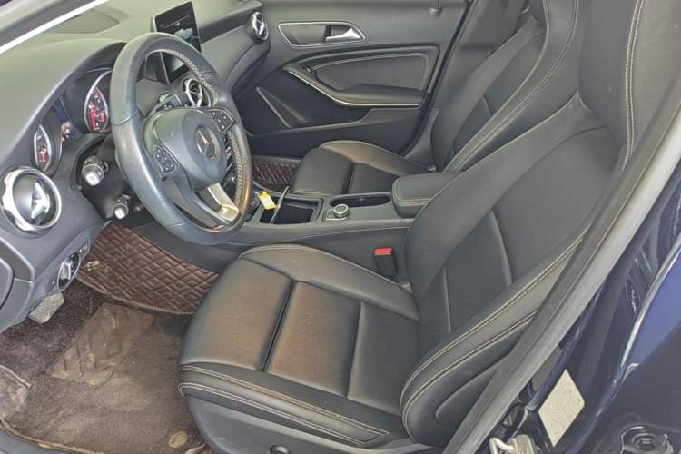 Used Mercedes-Benz GLA 2017 GLA 200 Sport Edition Left Front Seat