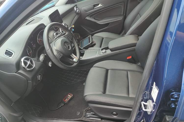 Used Mercedes-Benz GLA 2017 GLA 200 Fashion Model Left Front Seat