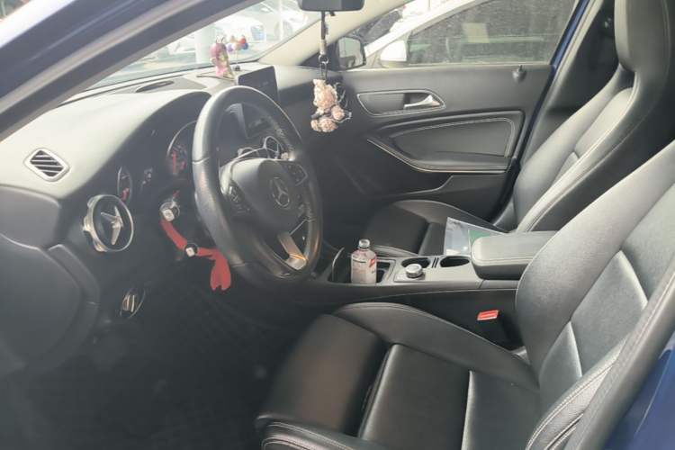 Used Mercedes-Benz GLA 2017 GLA 200 Sport Edition Left Front Seat