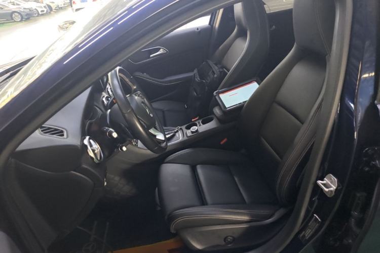 Used Mercedes-Benz GLA 2017 GLA 200 Sport Edition Left Front Seat