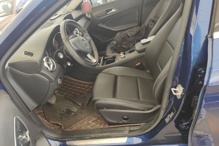 Used Mercedes-Benz GLA 2017 GLA 200 Sport Edition Left Front Seat