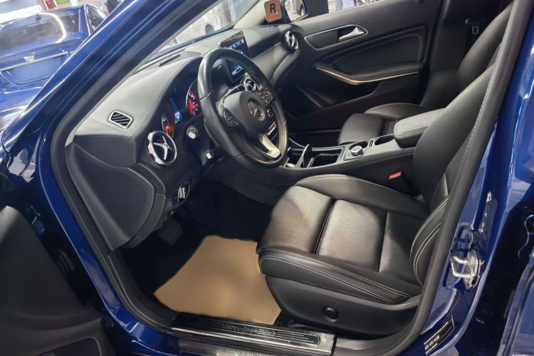 Used Mercedes-Benz GLA 2017 GLA 200 Fashion Model Left Front Seat
