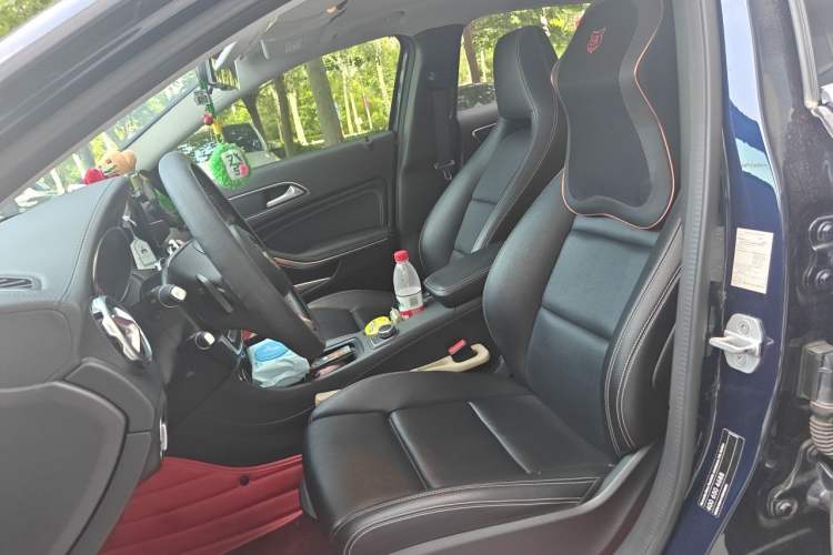 Used Mercedes-Benz GLA 2017 GLA 220 4MATIC Fashion Model Left Front Seat