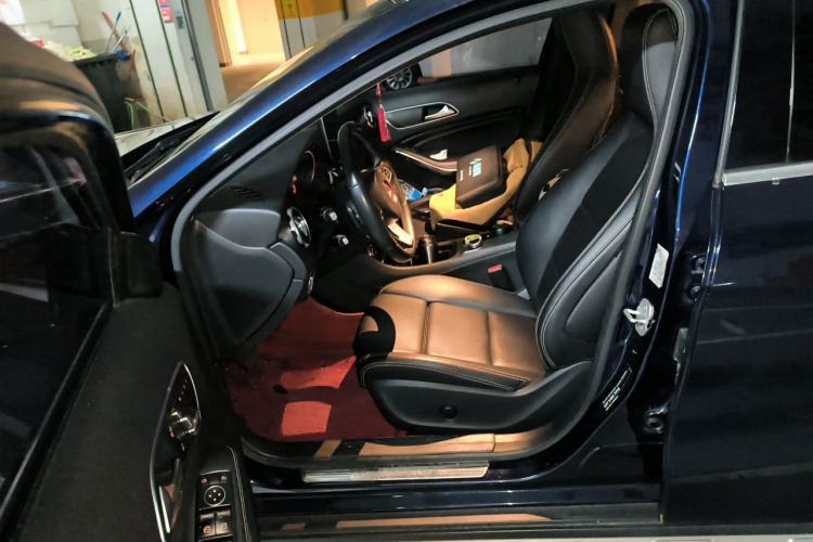 Used Mercedes-Benz GLA 2017 GLA 200 Sport Edition Left Front Seat