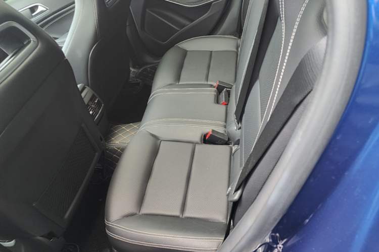 Used Mercedes-Benz GLA 2017 GLA 200 Fashion Model Left Rear Seat