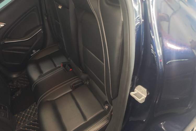 Used Mercedes-Benz GLA 2017 GLA 200 Fashion Model Left Rear Seat
