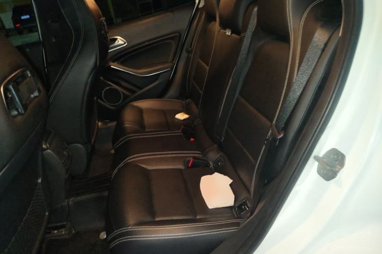 Used Mercedes-Benz GLA 2017 GLA 220 4MATIC Fashion Model Left Rear Seat