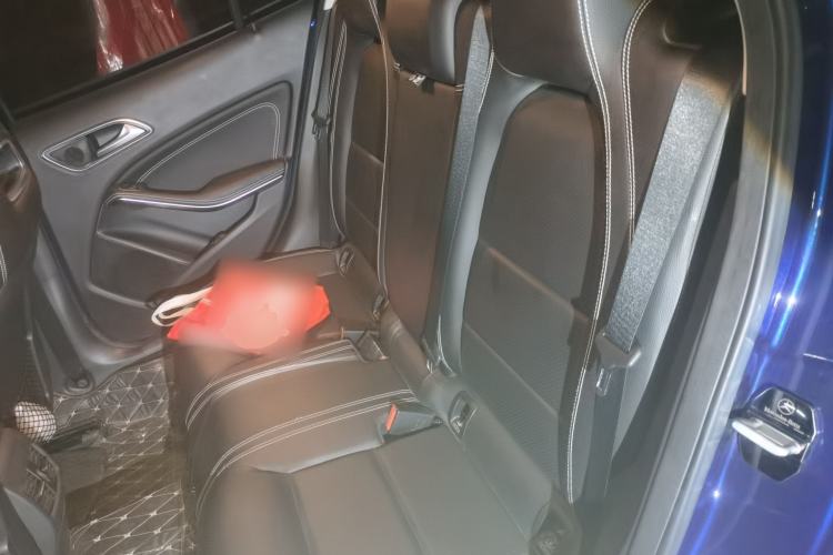 Used Mercedes-Benz GLA 2017 GLA 220 4MATIC Fashion Model Left Rear Seat
