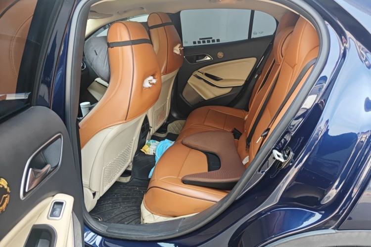 Used Mercedes-Benz GLA 2017 GLA 220 4MATIC Fashion Model Left Rear Seat