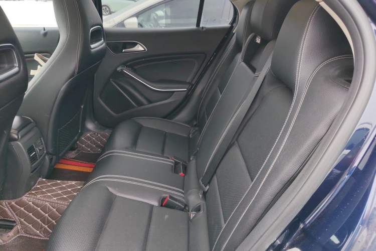 Used Mercedes-Benz GLA 2017 GLA 200 Fashion Model Left Rear Seat