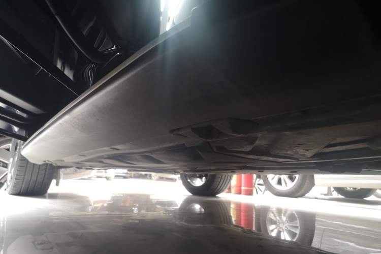 Used Mercedes-Benz GLA 2017 GLA 220 4MATIC Fashion Model Left Side Sill