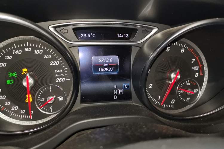 Used Mercedes-Benz GLA 2017 GLA 200 Sport Edition Odometer Close Up