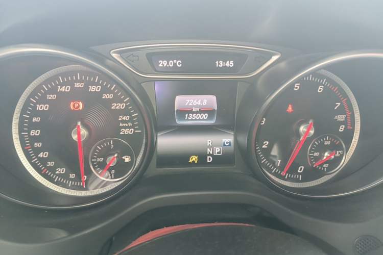 Used Mercedes-Benz GLA 2017 GLA 200 Sport Edition Odometer Close Up