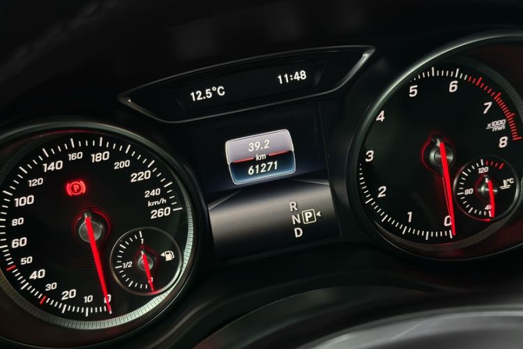Used Mercedes-Benz GLA 2017 GLA 200 Fashion Model Odometer Close Up