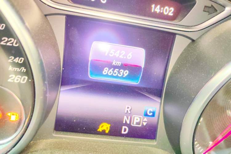 Used Mercedes-Benz GLA 2017 GLA 200 Fashion Model Odometer Close Up