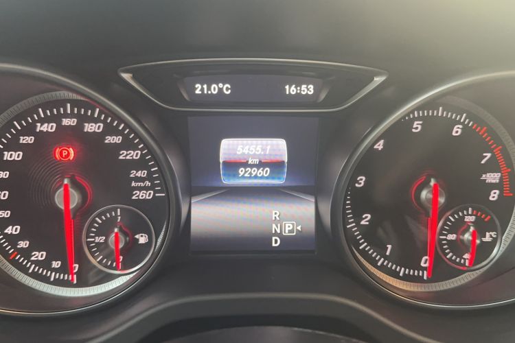Used Mercedes-Benz GLA 2017 GLA 200 Fashion Model Odometer Close Up