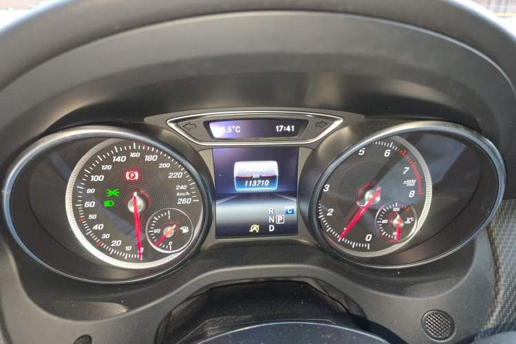 Used Mercedes-Benz GLA 2017 GLA 200 Sport Edition Odometer Close Up