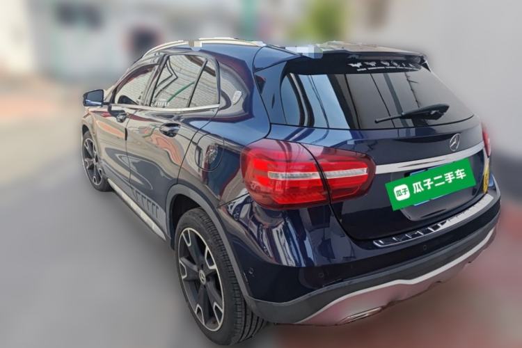 Used Mercedes-Benz GLA 2017 GLA 220 4MATIC Fashion Model Rear Left 45 Deg