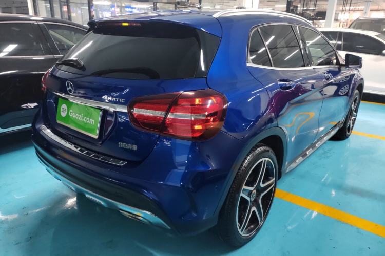 Used Mercedes-Benz GLA 2017 GLA 220 4MATIC Luxury Model Rear Right 45 Deg