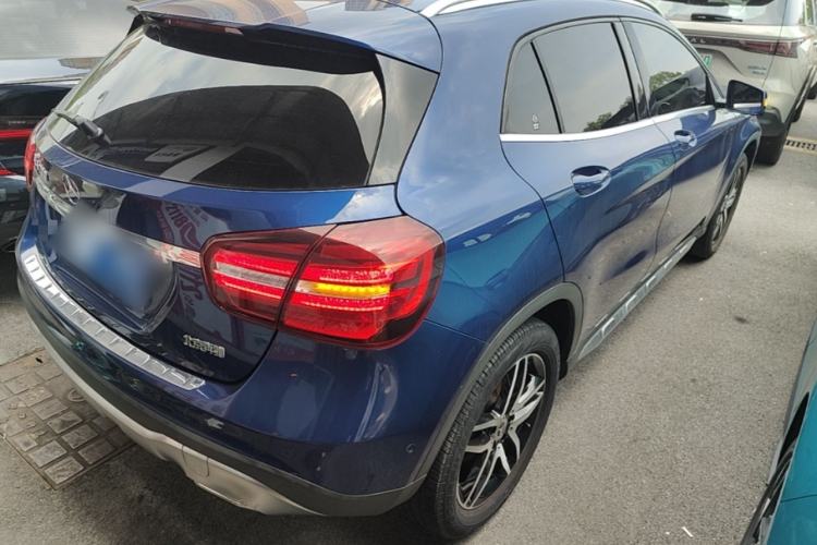Used Mercedes-Benz GLA 2017 GLA 200 Fashion Model Rear Right 45 Deg