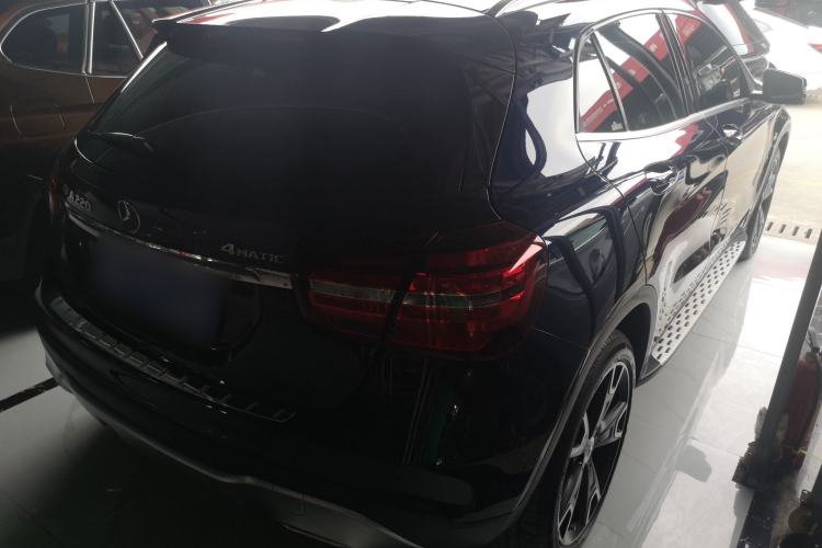 Used Mercedes-Benz GLA 2017 GLA 220 4MATIC Fashion Model Rear Right 45 Deg