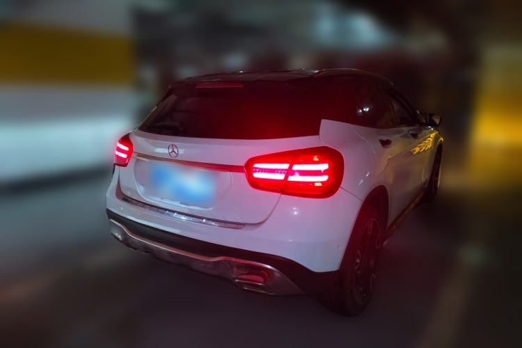 Used Mercedes-Benz GLA 2017 GLA 220 4MATIC Fashion Model Rear Right 45 Deg