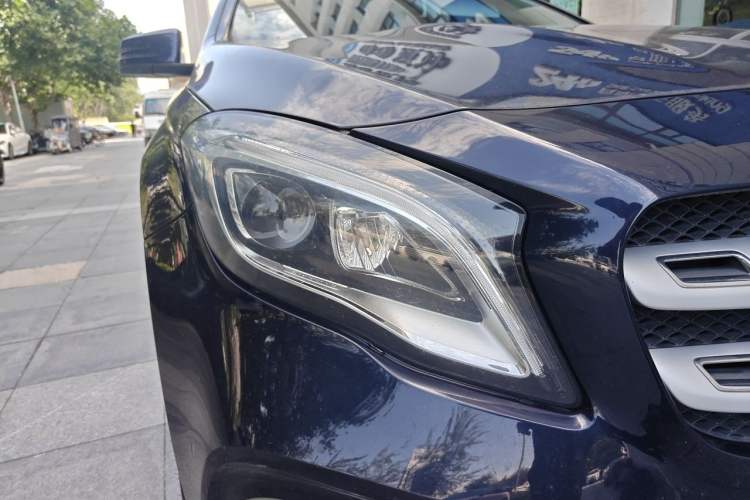 Used Mercedes-Benz GLA 2017 GLA 220 4MATIC Fashion Model Right Front Headlight