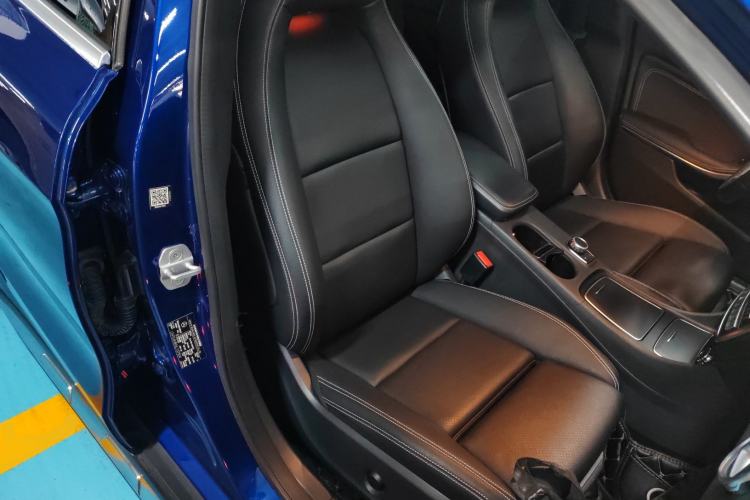Used Mercedes-Benz GLA 2017 GLA 220 4MATIC Luxury Model Right Front Seat
