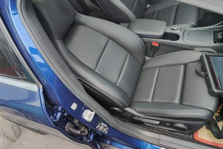 Used Mercedes-Benz GLA 2017 GLA 200 Fashion Model Right Front Seat