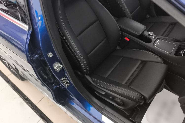 Used Mercedes-Benz GLA 2017 GLA 200 Fashion Model Right Front Seat