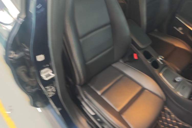 Used Mercedes-Benz GLA 2017 GLA 200 Fashion Model Right Front Seat