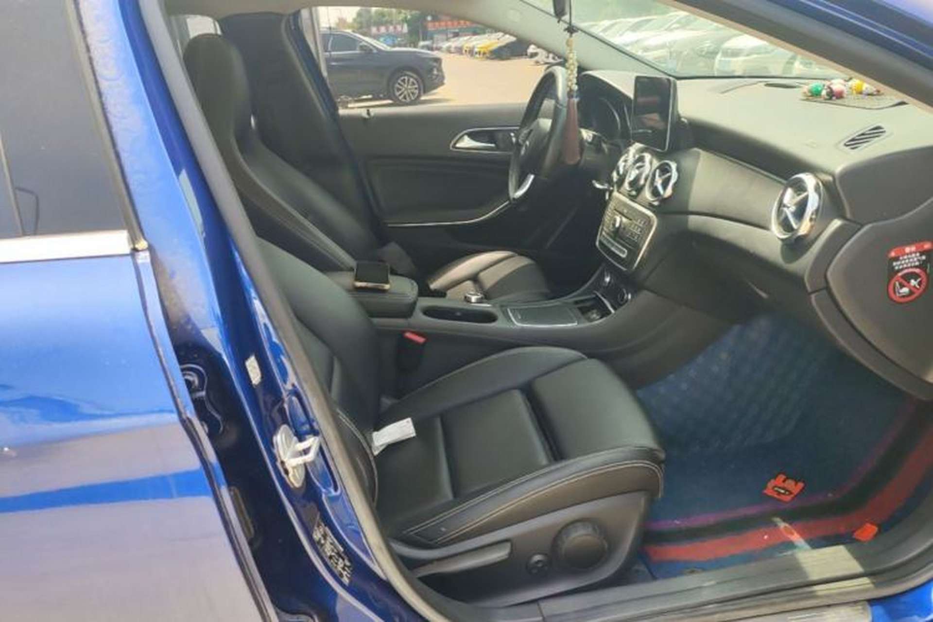Used Mercedes-Benz GLA 2017 GLA 200 Sport Edition Right Front Seat