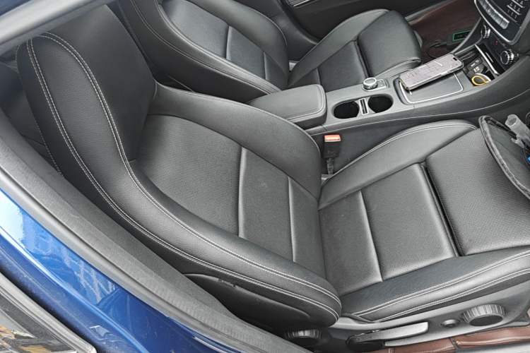 Used Mercedes-Benz GLA 2017 GLA 200 Fashion Model Right Front Seat