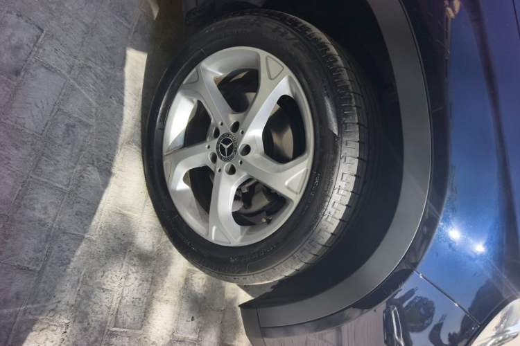 Used Mercedes-Benz GLA 2017 GLA 200 Sport Edition Right Front Wheel Hub